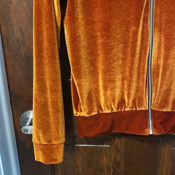 Boohoo Velour Long Sleeve Zip-Up Jacket - Picture 3 of 7